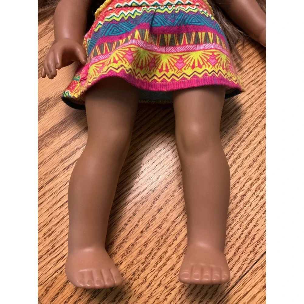 American Girl Lea Clark doll in outfit w/ Backpack Caring case, drink, camera